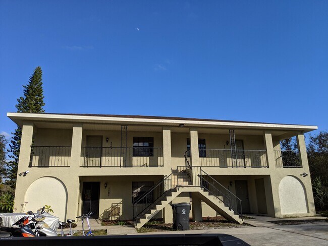 Building Photo - 2283 Fox Hollow Dr