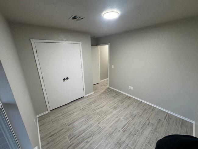 Building Photo - Storm Shelter!!! This 3 bed, 2 bath, 2 Car Garage home has new paint, kitchen and bathroom granit...