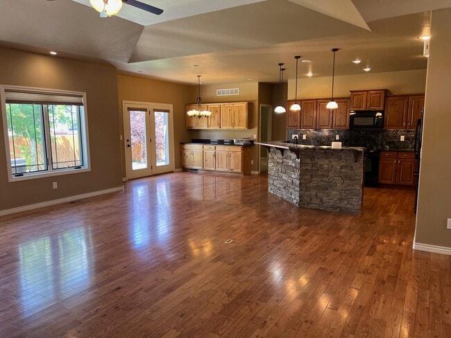 Building Photo - 4548 Westcott Dr