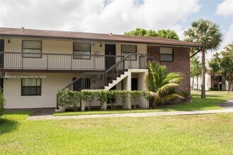Building Photo - 6040 Shaker Wood Cir