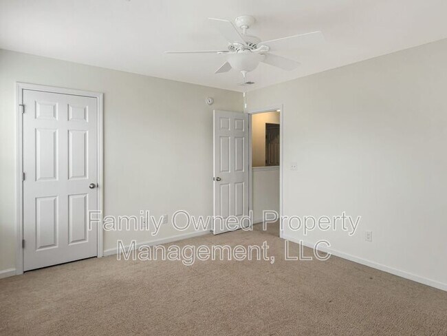 Building Photo - 159 Meadow Wood Rd