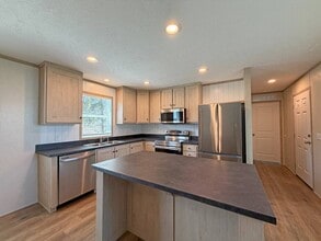 Building Photo - 781 W Walcott Rd