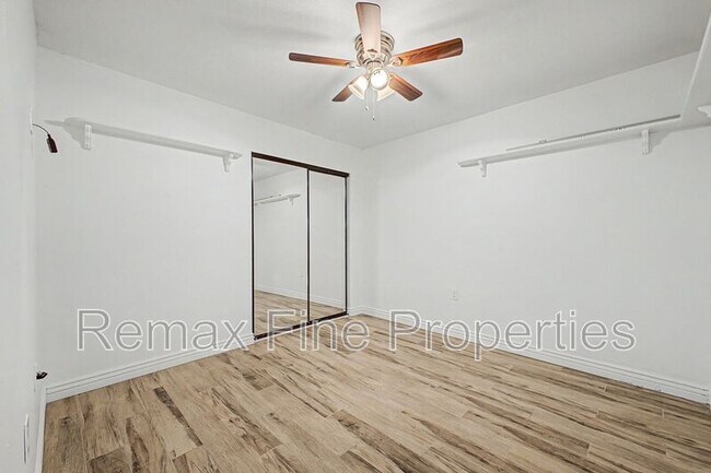 Building Photo - 5228 E Karen Dr