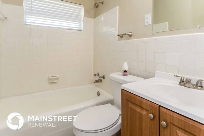 Building Photo - 1114 Rainbow Dr NE