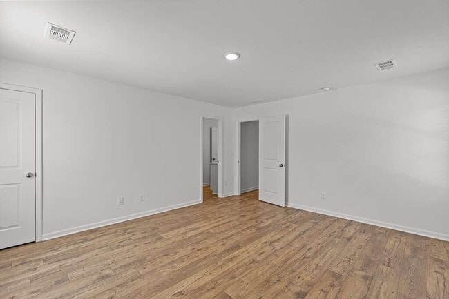 Building Photo - 3206 Montauk Hill Dr