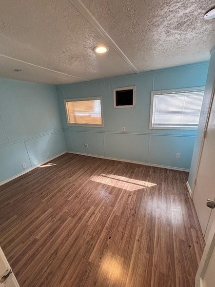 Building Photo - 250 Richard St