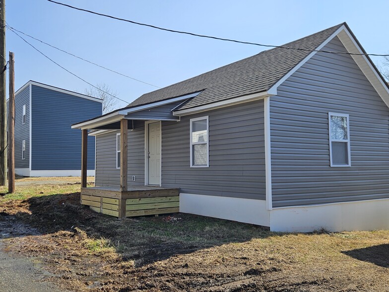 Building Photo - 1405 Stebbins St