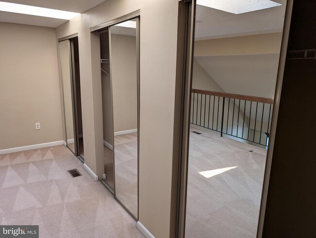 Building Photo - 5309 King Charles Way