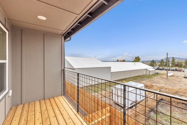 Building Photo - New Construction! Free first month rent