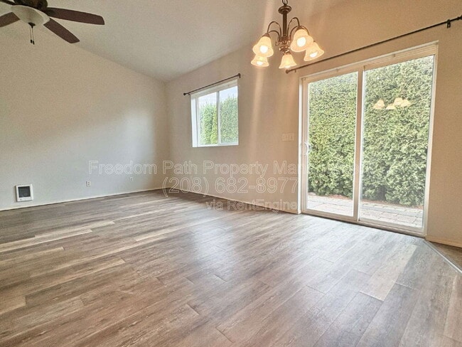 Building Photo - 2648 Iago St