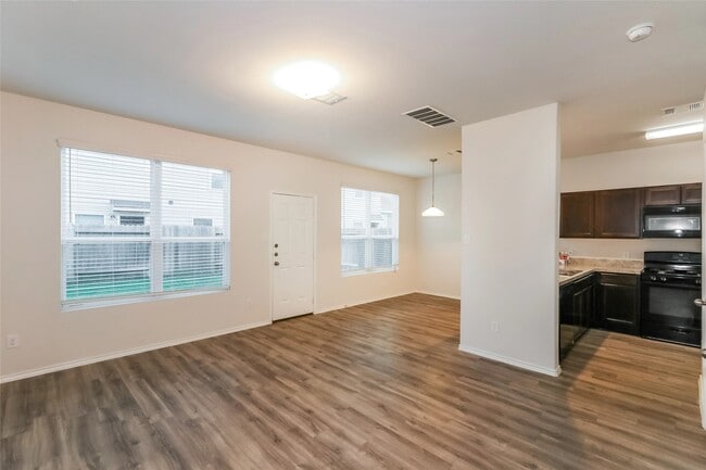 Building Photo - 16903 Andrew Nook Ln