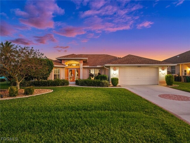 Building Photo - 210 SW 37th Terrace