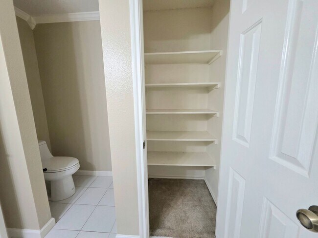 Building Photo - Beautiful 4 Bedroom Home for Lease!