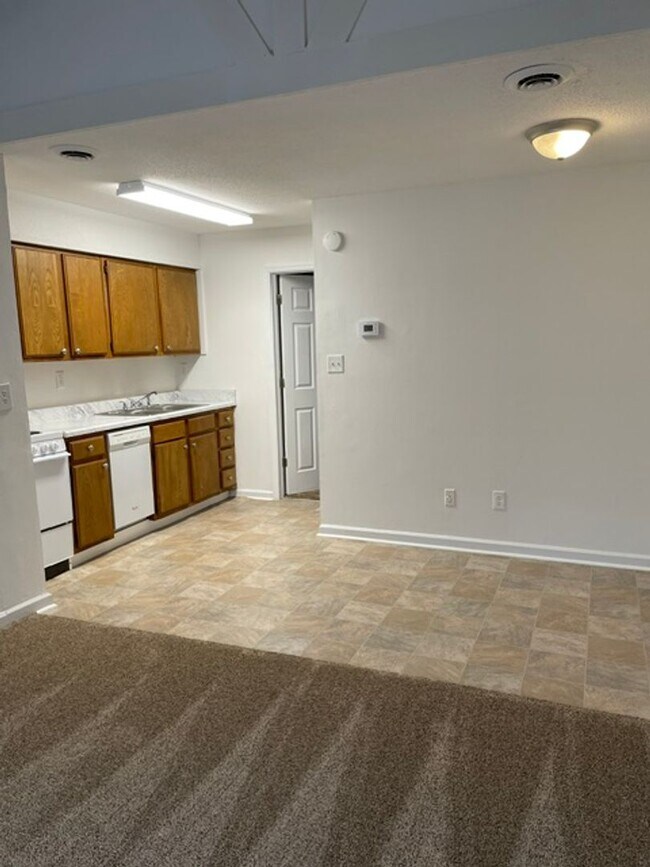 Building Photo - 1505-1507 Rustic Dr
