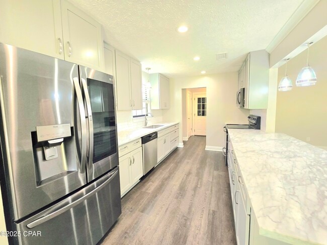 Building Photo - 4312 Brook Forest Dr
