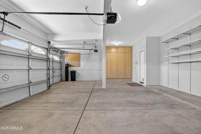 Building Photo - 4302 E Mossman Rd