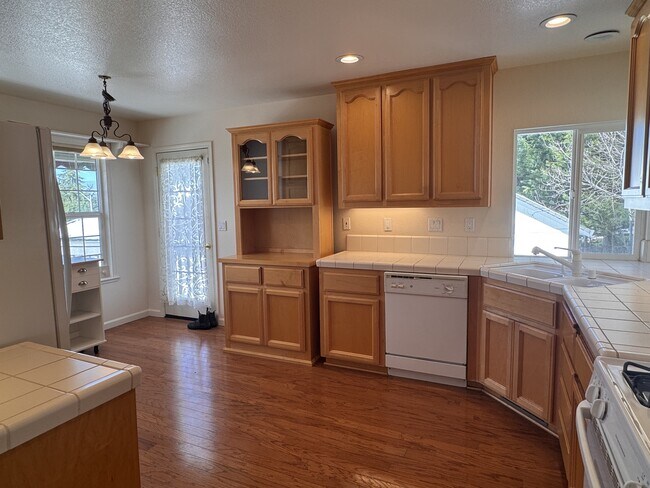 Building Photo - 124 Success Mine Loop