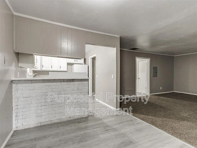 Building Photo - 6814 Lancer Ln