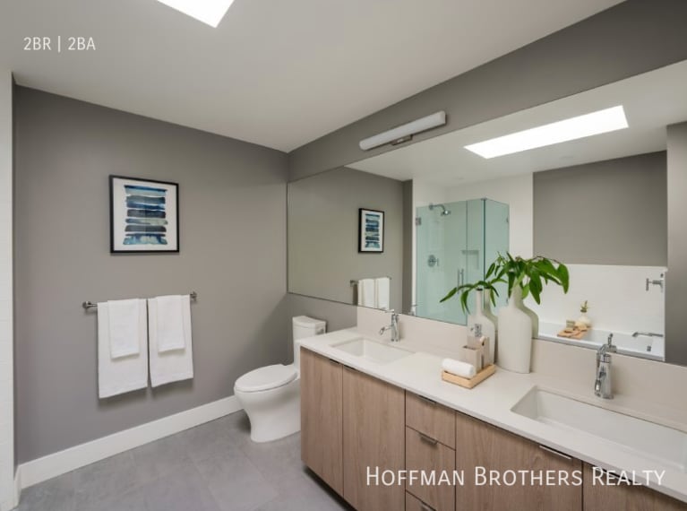 Building Photo - 1752 Glendale Blvd