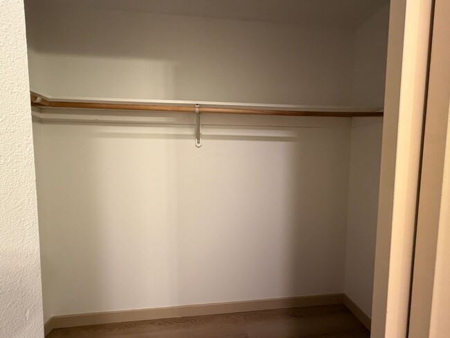 Building Photo - 112