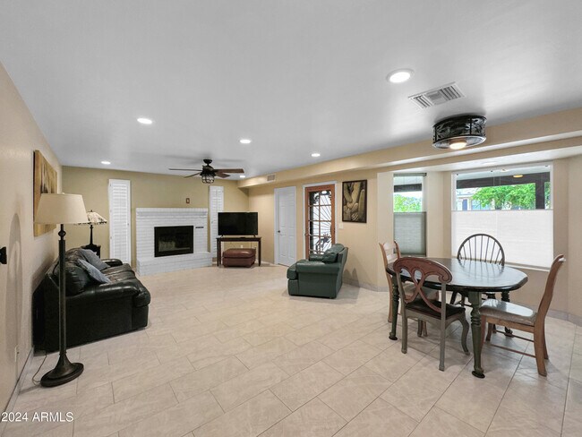 Building Photo - 15036 N Dogwood Ln