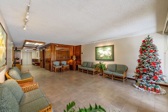 Building Photo - Kakaako Royal Court 2 Bedroom 2 Bathroom 1...