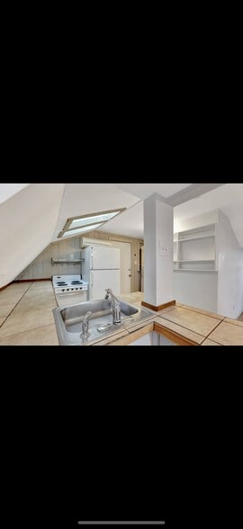 Building Photo - 511 S Pennsylvania St