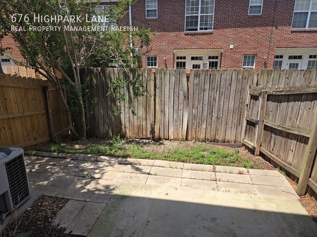 Building Photo - 676 Highpark Ln