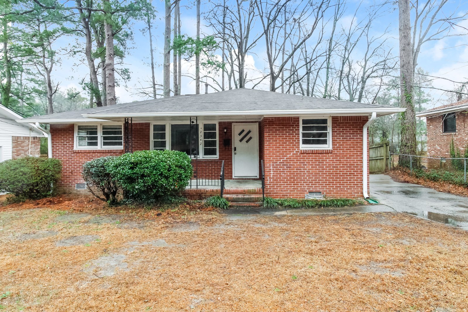 Building Photo - 2342 Center St