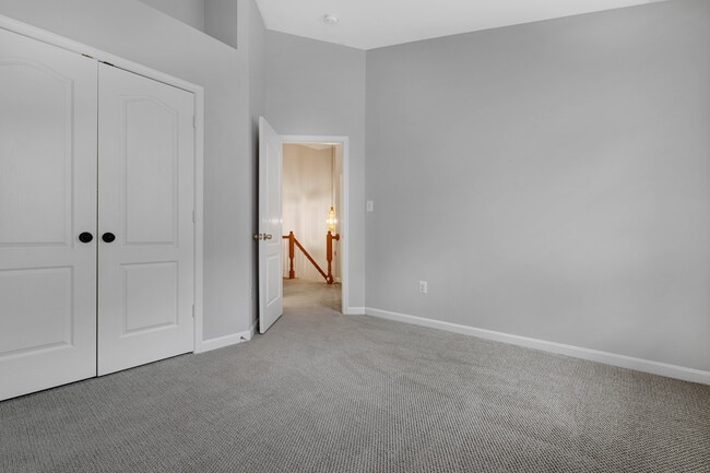 Building Photo - 2032 Ashleigh Woods Ct