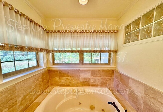 Building Photo - Spacious Curtis Creek Ranch Home in a Quiet Cul-de-Sac with Large Garage & Private Outdoor Space