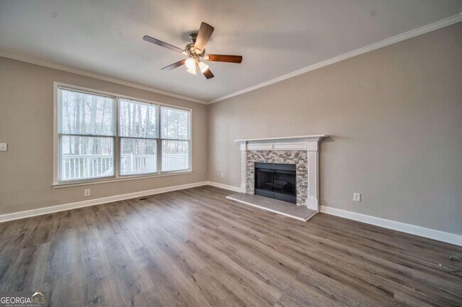 Building Photo - 2011 Town Lake Hills W