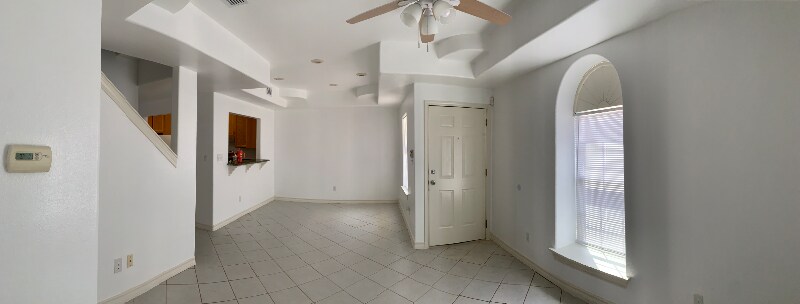 Building Photo - 1000 Ranchway Dr