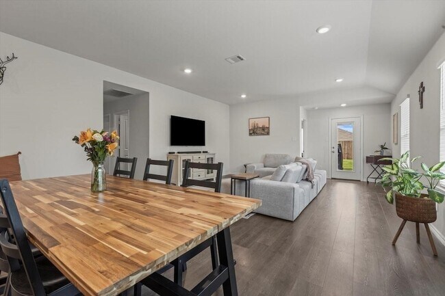 Building Photo - 113 Keller Rd