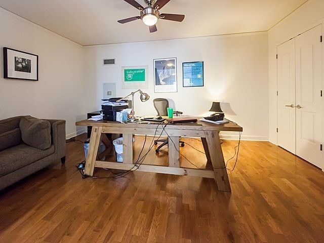 Building Photo - 450 E Waterside Dr