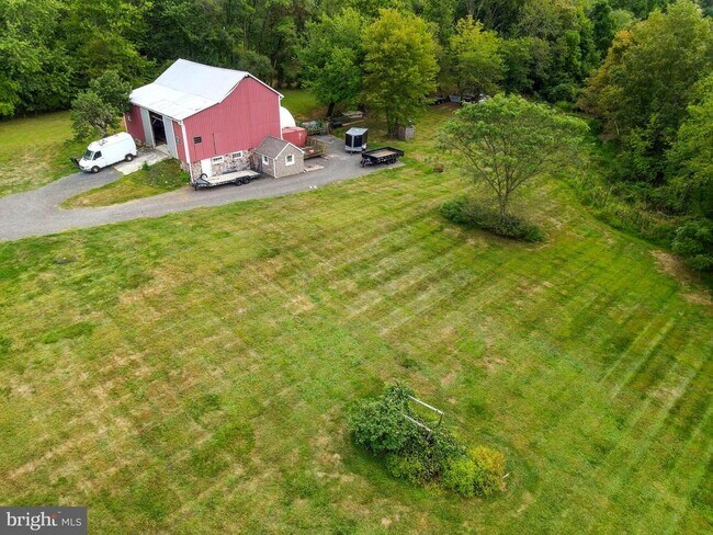 Building Photo - 86 Aqueduct Rd