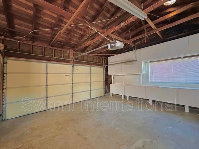 Building Photo - 1820 Avenida Estudiante