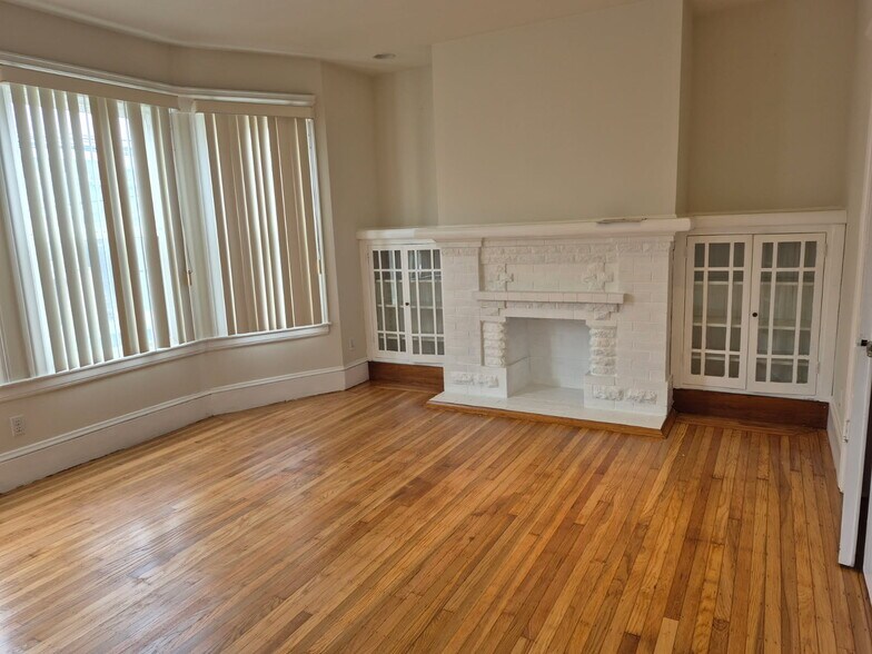 Building Photo - 1370 20th Ave