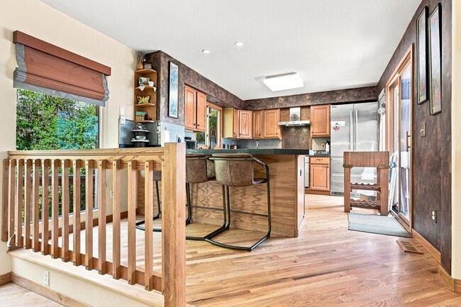 Building Photo - 551 Aspen Dr
