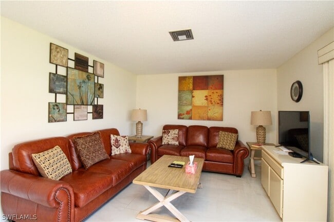 Building Photo - 239 Palm Dr