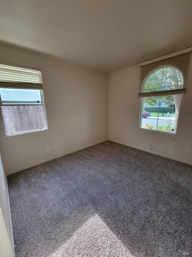 Building Photo - 1609 Vandenberg Cir