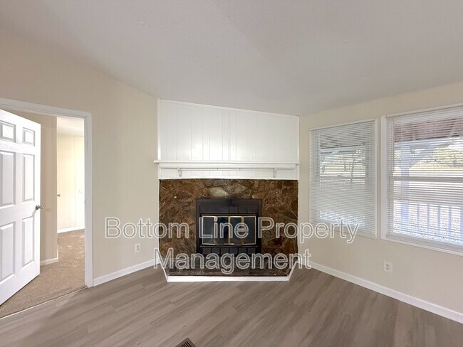 Building Photo - 2400 Hart Rd