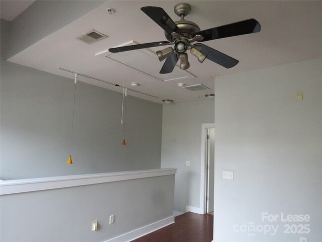Building Photo - 416 N McDowell St