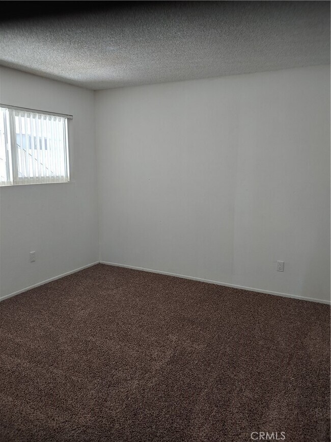 Building Photo - 16961 Green Ln