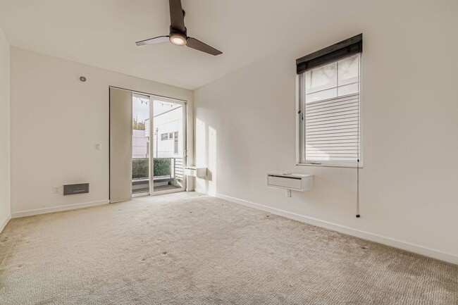 Building Photo - Bright 3bed/2.5bath Townhome in Judkins Park Neighborhood!