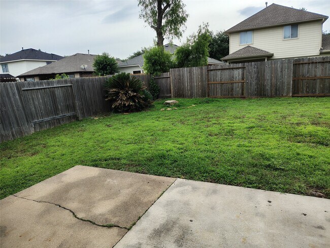 Building Photo - 6126 Menor Crest Dr