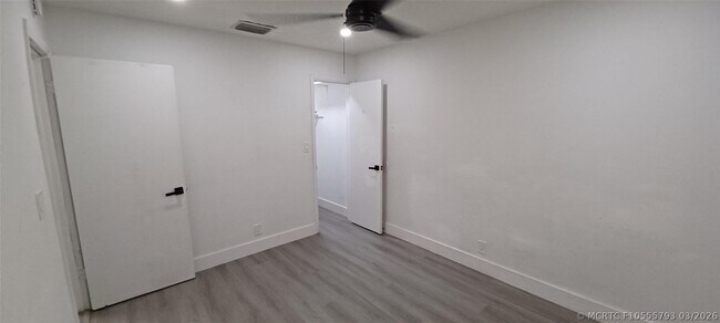 Building Photo - 630 N 58th Ave