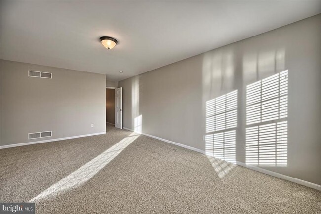 Building Photo - 2086 Deer Run Dr