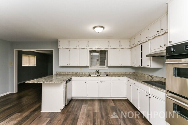 Building Photo - 3 BR/2BA | Newly Renovated Single Family Home | 1-Car Covered Parking | Large Front Porch!