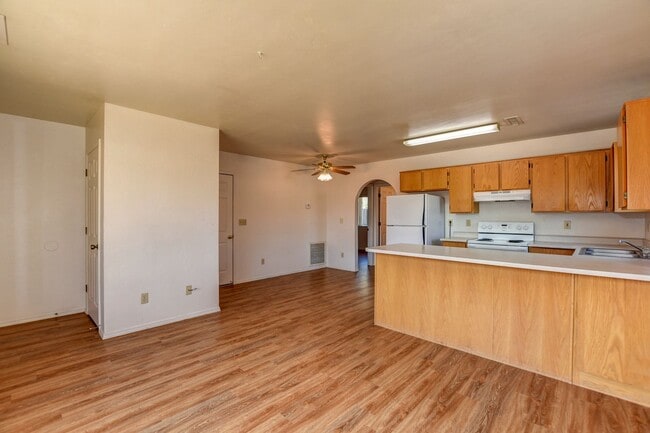 Building Photo - 6284 N Buckboard Dr